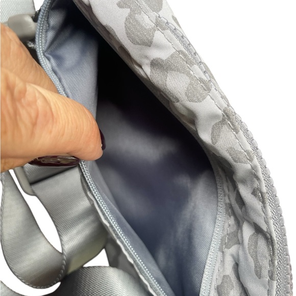 NWT Hip Bag or Fanny Pack, Grey Leopard CC brand - Picture 4 of 5